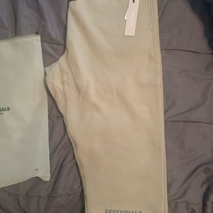 Fear of God “Essential” Sweatpants XXL